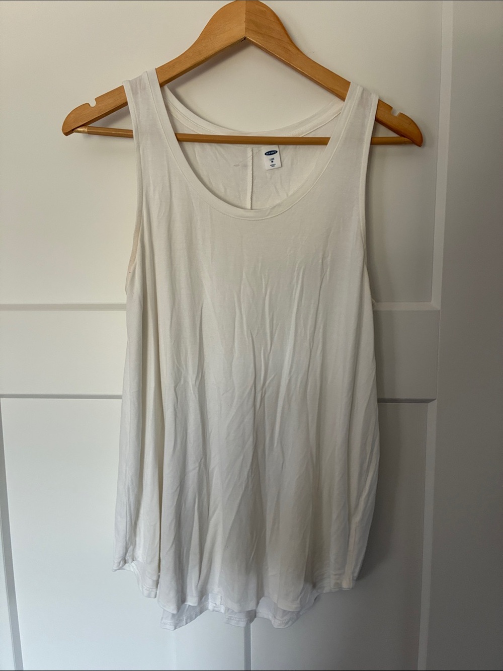 Old Navy White Women’s Scoop Neck Tank Top
